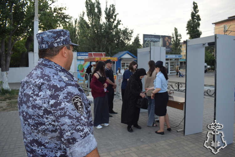 В Дагестане росгвардейцы обеспечили правопорядок во время проведения праздничных мероприятий ко Дню ВМФ России