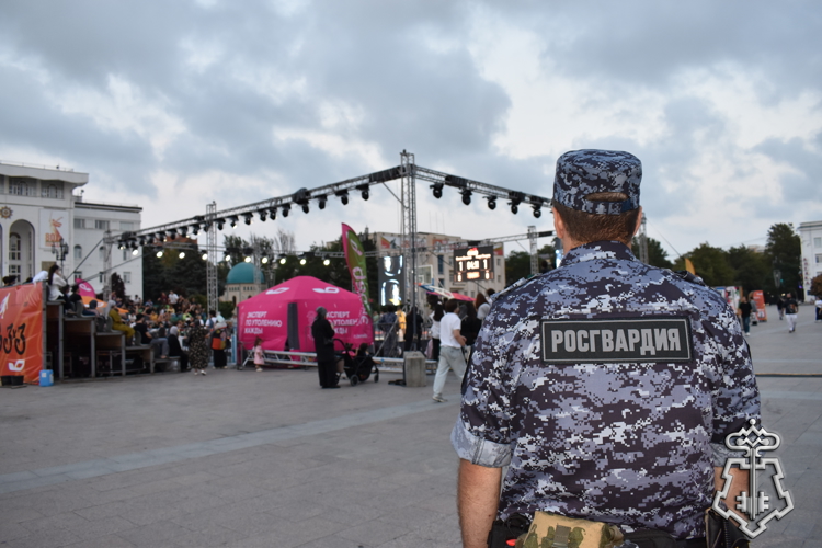 В Дагестане росгвардейцы обеспечили правопорядок во время проведения баскетбольного турнира 