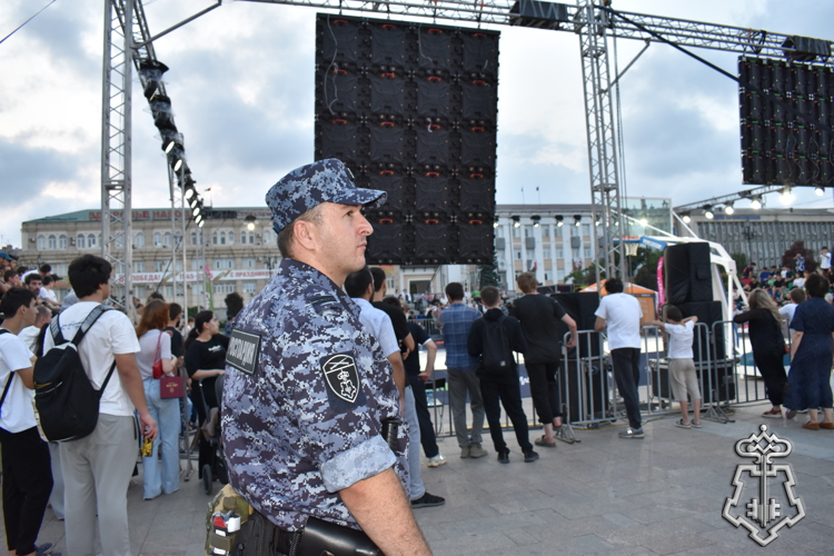 В Дагестане росгвардейцы обеспечили правопорядок во время проведения баскетбольного турнира 