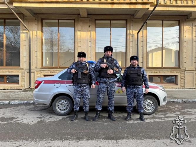 В Дагестане росгвардейцы задержали подозреваемого в незаконном хранении наркотиков