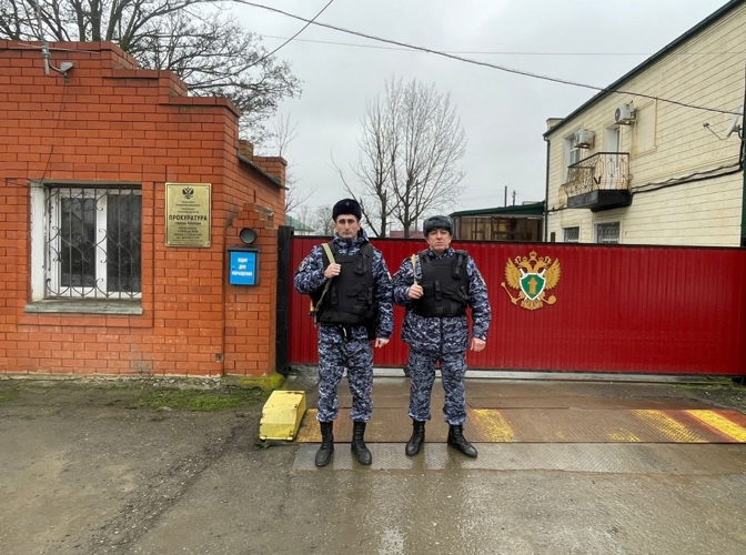 Росгвардейцы в Дагестане предотвратили пожар в частном доме 