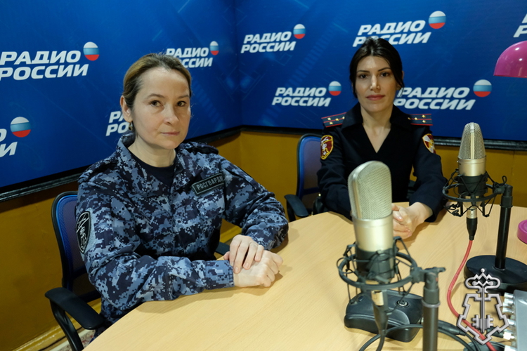 Офицеры Росгвардии рассказали в эфире дагестанского радио о своих дедах – участниках Великой Отечественной войны
