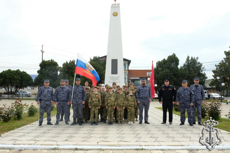 В Дагестане росгвардейцы провели автопробег ко Дню Победы и юбилею ведомства