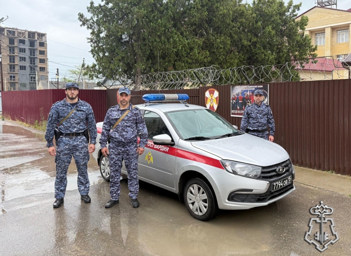 Росгвардейцы спасли детей из горящего дома в Дагестане