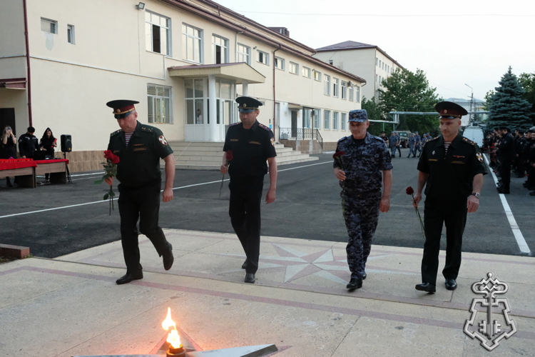 В Дагестане росгвардейцы поддержали патриотическую акцию «Свеча памяти»