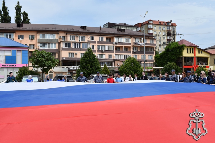 В Дагестане росгвардейцы поддержали патриотическую акцию ко Дню России (видео)