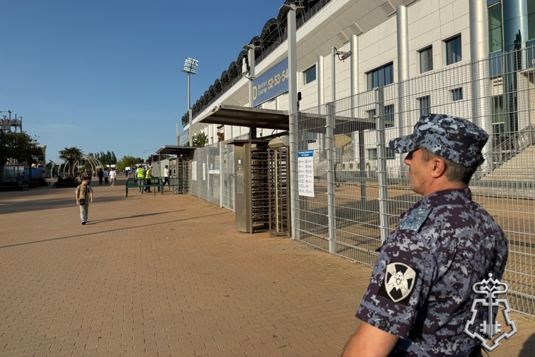 В Дагестане росгвардейцы обеспечили правопорядок на футбольном матче РПЛ