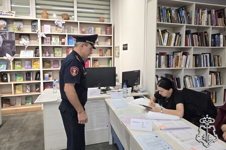Руководитель вневедомственной охраны Управления Росгвардии по Республике Дагестан принял участие в Едином дне голосования