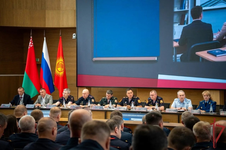 Начальник вневедомственной охраны Управления Росгвардии по Республике Дагестан принял участие во Всероссийском совещании-семинаре в Нижнем Новгороде (видео)