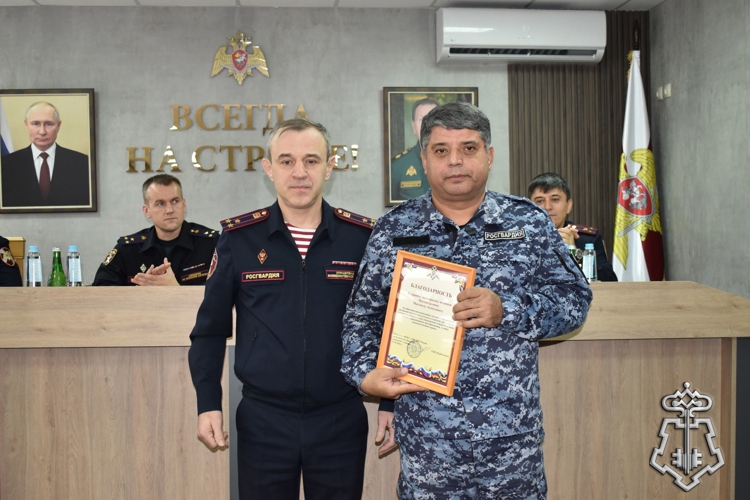 В Дагестане сотрудники вневедомственной охраны Росгвардии отметили 74-ю годовщину со дня образования службы