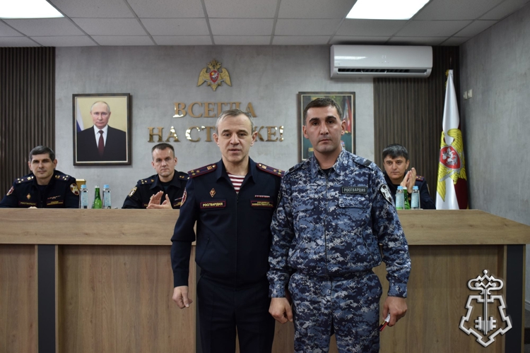 В Дагестане сотрудники вневедомственной охраны Росгвардии отметили 74-ю годовщину со дня образования службы