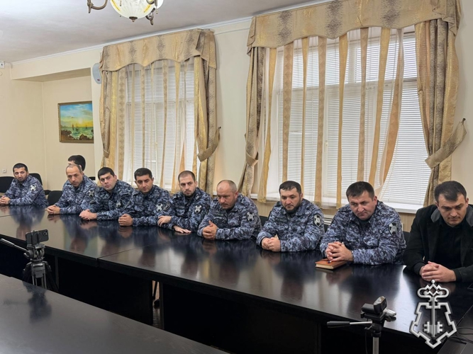 В Избербаше поздравили сотрудников вневедомственной охраны Росгвардии с профессиональным праздником